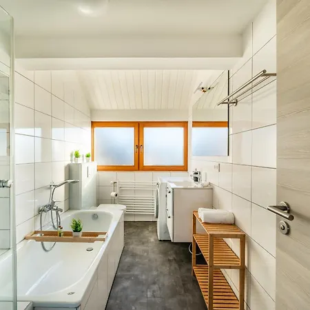 Ruhiges Maisonette-apartment Im Landhausstil Mit Weitem Ausblick Appartamento