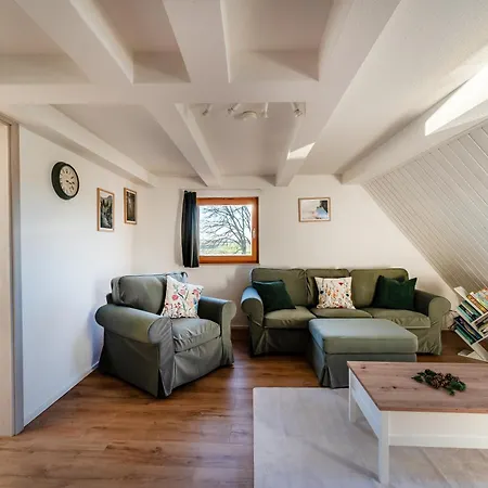 Ruhiges Maisonette-apartment Im Landhausstil Mit Weitem Ausblick